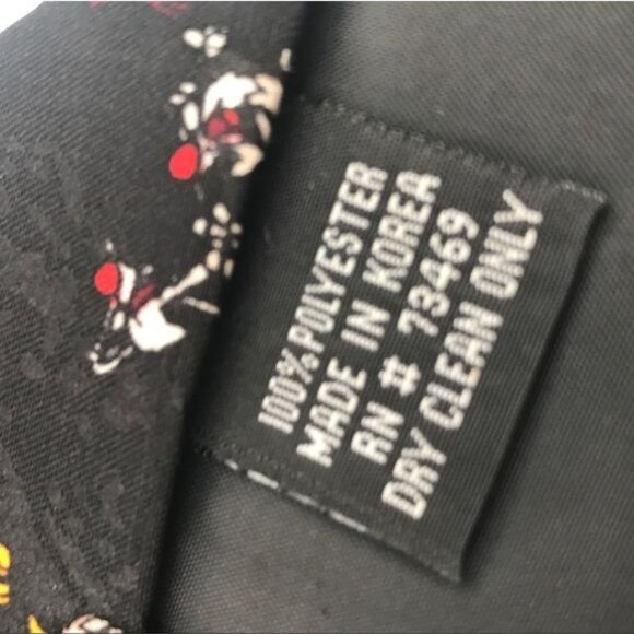 Looney Tunes Mania Men's Tie All the Characters 57 in - Picture 5 of 5